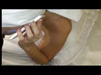 Hai người phụ nữ đang ở với sex nhat ban khong che hay một chàng trai