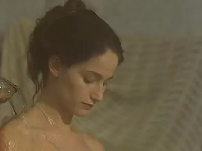 Brunette sử dụng một máy phim sex nhat ban khong che hay rung và đồ chơi cho hậu môn