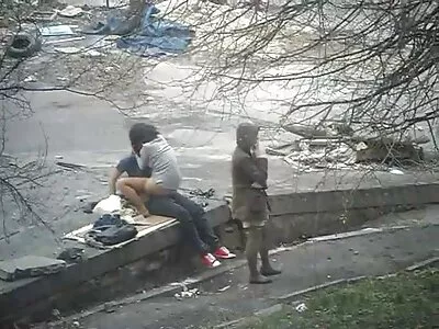 Anh chàng trưởng thành ham sex ko che nhat ban muốn vui vẻ với cô bạn gái trẻ đáng yêu trong nhà, chết tiệt!