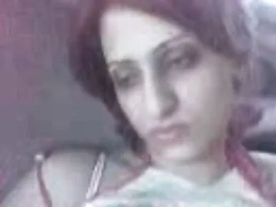 Một tuổi teen brunette là cưỡi một cứng vòi nước sex ko che nhat ban