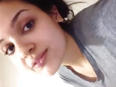 Vì vậy, xinh đẹp brunette bạn gái đưa một chàng trai để phim sex nhật bản hay nhất không che quay video tuyệt vời này tình dục vui vẻ