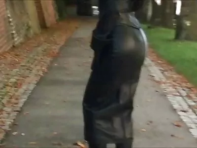 Bạn gái cũ xinh đẹp tóc nâu đầu hàng vòi nước và làm video nóng này, sex nhat ban hay khong che chết tiệt!